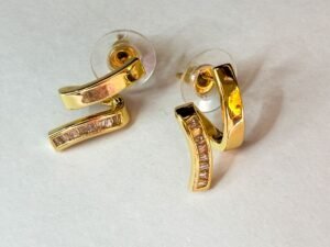 Golden Crystal Curve Stud Earrings