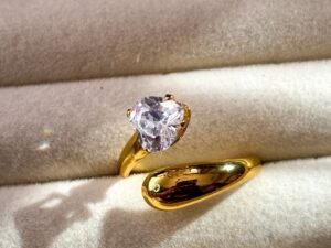 Golden Heart Wrap Solitaire Ring