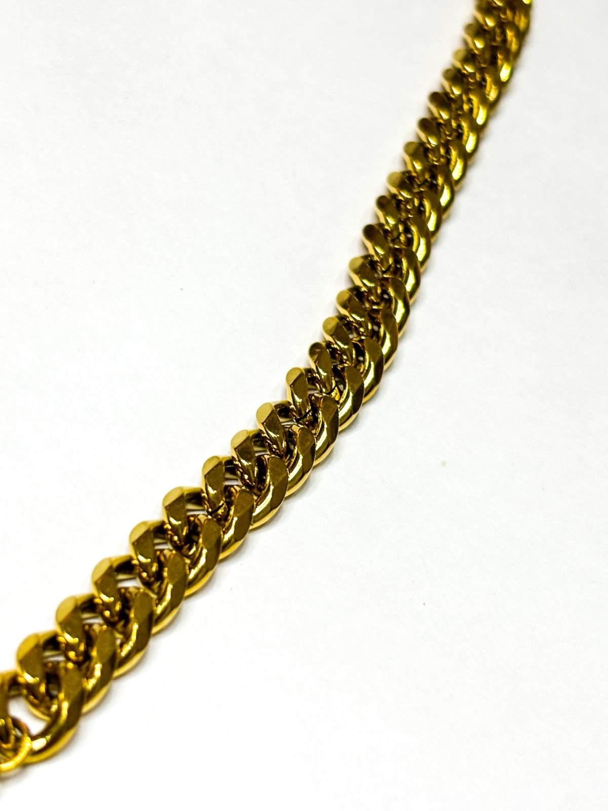 Golden Titan Cuban Link Bracelet - Image 5
