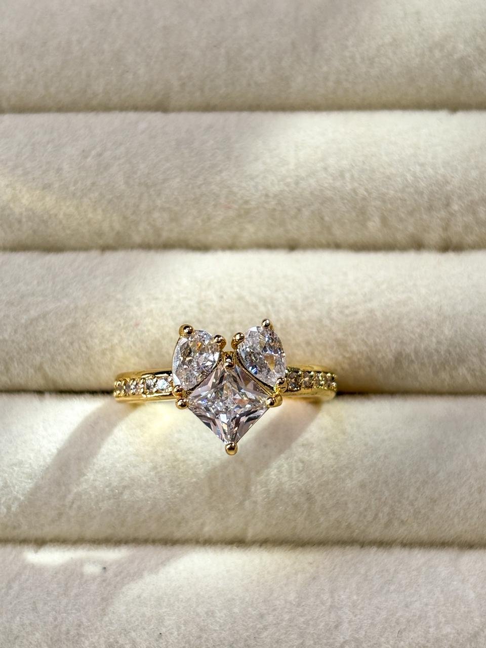 Triora White Gemstone Crown Ring