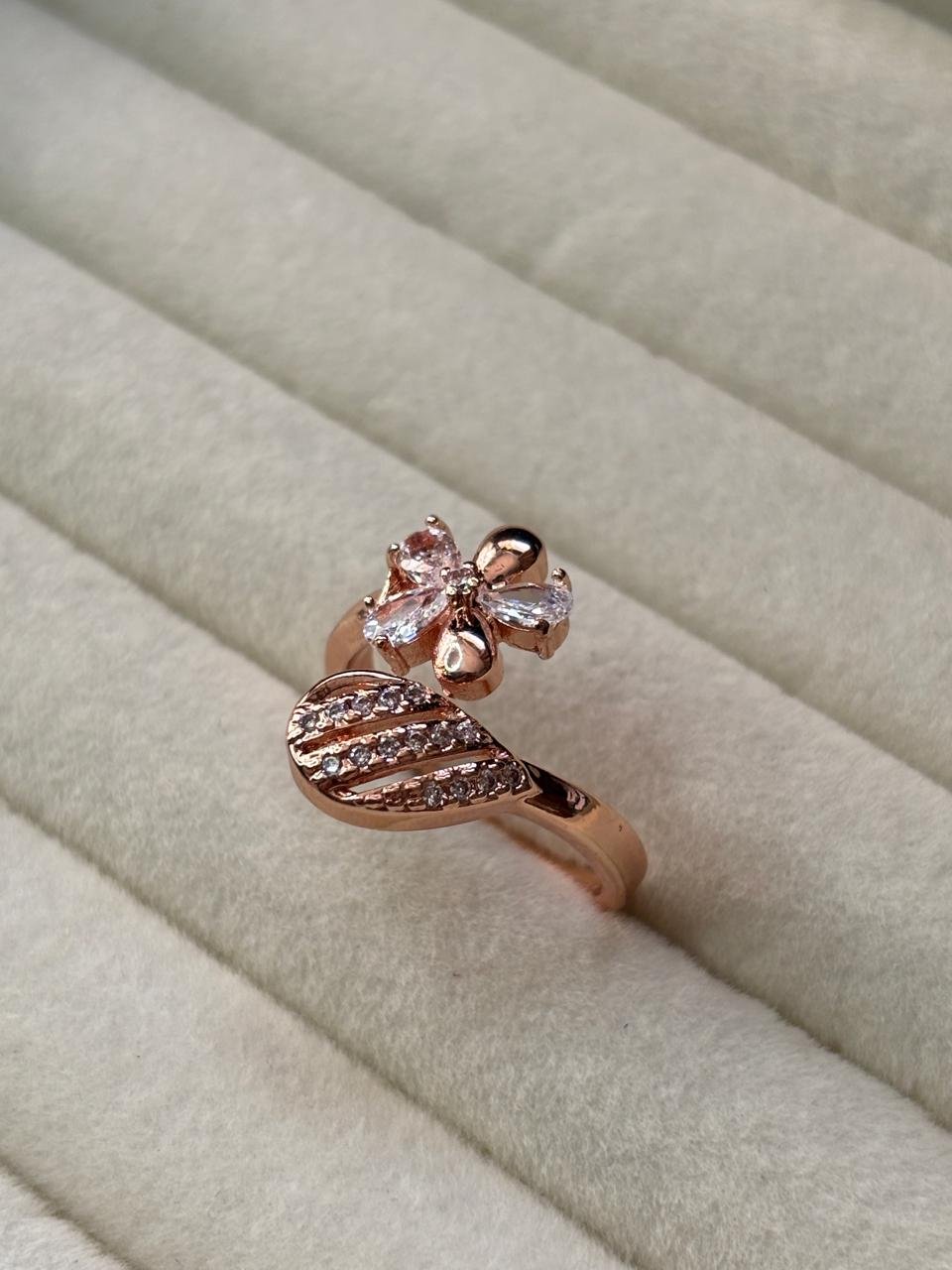 Floria Petal Sparkle Ring