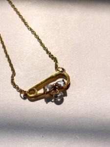 Rosybling Crystal Guard Pendant