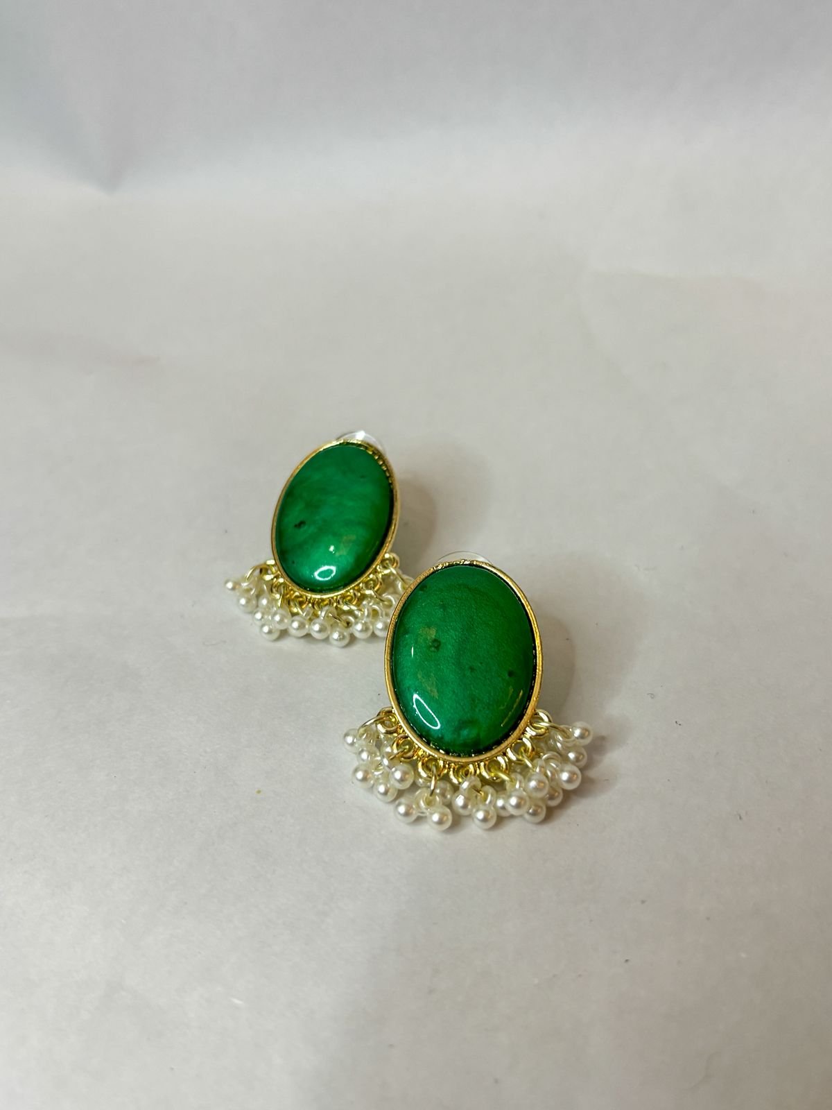 Noor Emerald Pearl Drop Earrings - Image 2